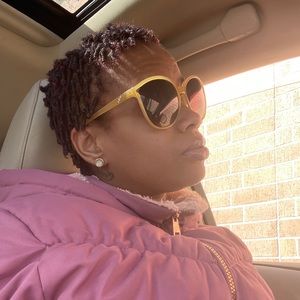 Meet your Posher, Markia